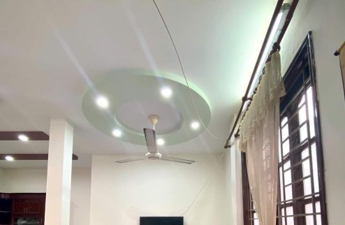 Bán nhà KINH DOANH mặt phố Cao Lỗ - Đông Anh 47m2, MT4.5m, giá 6.4 tỷ, 0836646314.